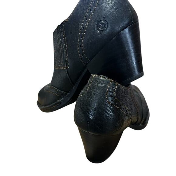 New in BOX-Born Chattel 71/2 women’s black ankle boots - Picture 5 of 11